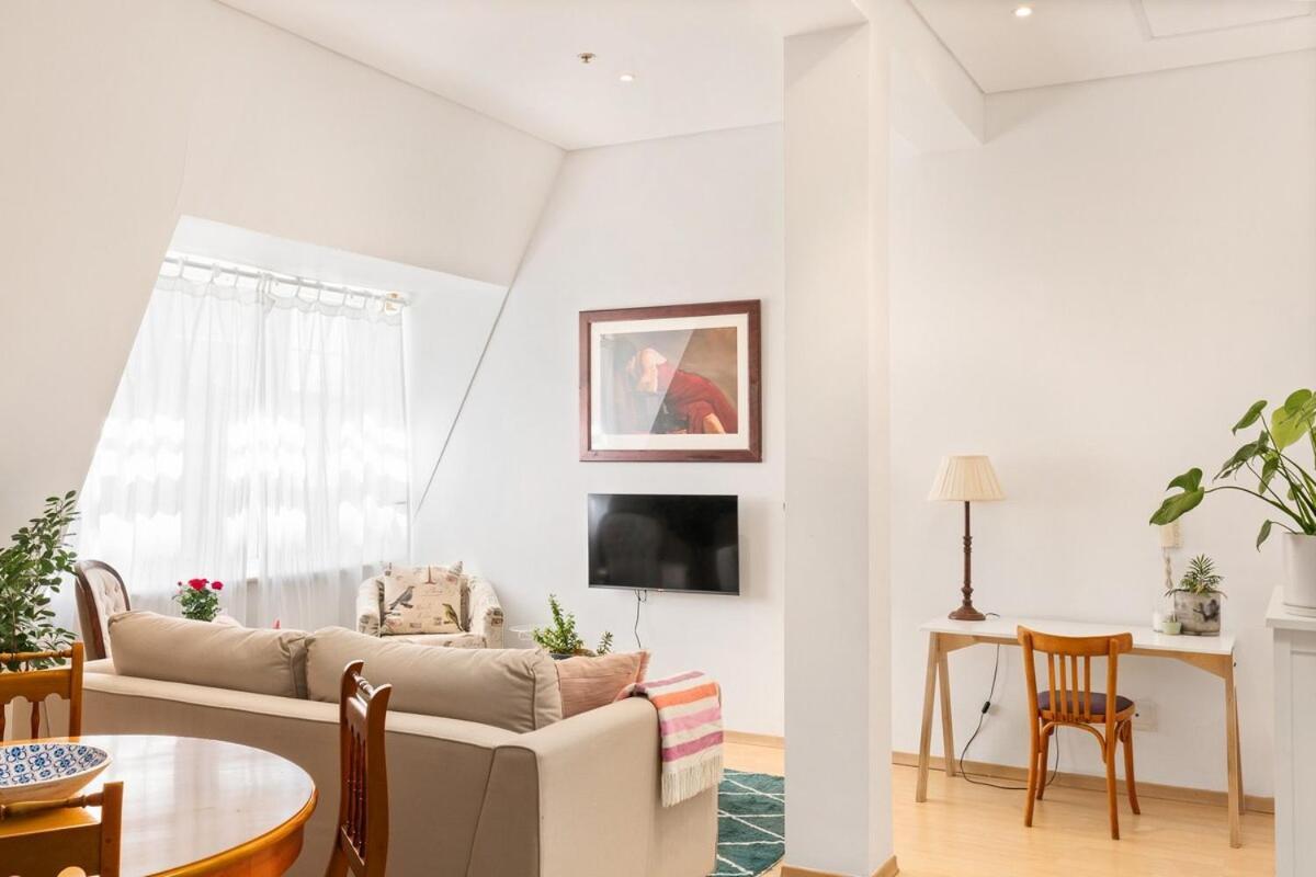 Spacious & Light, Centre Free Parking Ac *